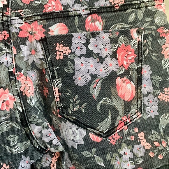 Cotton On SHORT Carissa printed Portia garden floral shorts size 4 EUC - Picture 3 of 4